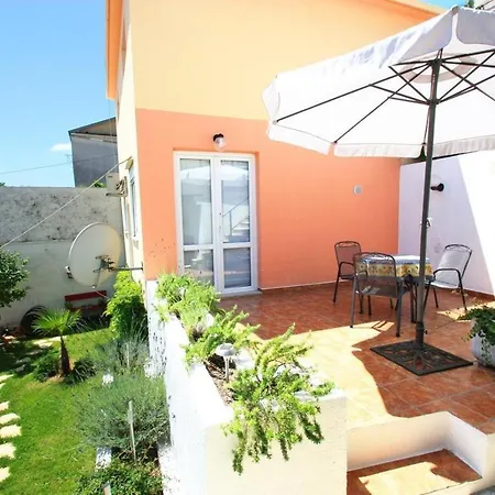 Apartment Holiday In I *